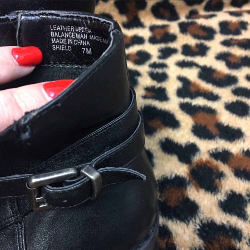 Markon- Black Ankle Boot- Size 7 - Picture 5 of 5